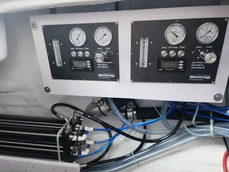 Zwei Watermaker mit AutoTDS an Bord von Kunde Jeff.